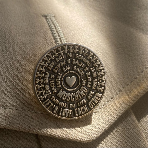 Vintage Cheap & Chic Moschino Beige Belted Jacket - Picture 6 of 6